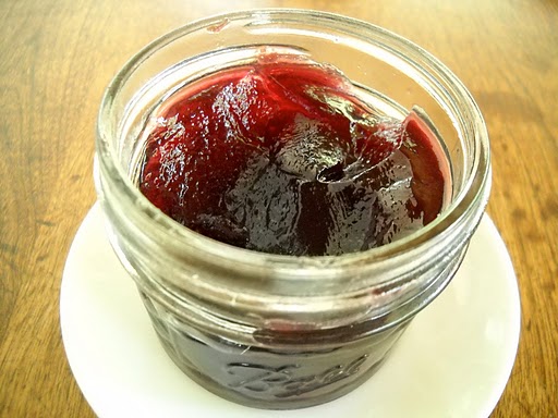 Honey Sweetened Grape Jelly with Homemade Apple Pectin