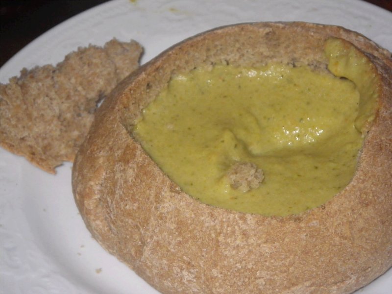 Creamy Cheesy Broccoli Soup