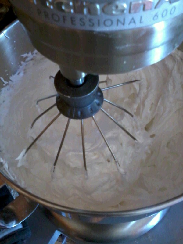 Fluffy Homemade Marshmallow Creme