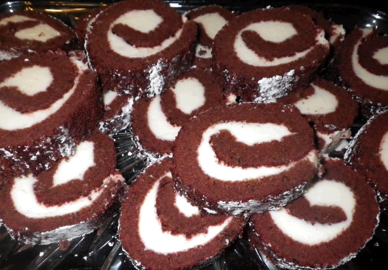 Gregg's Happy Birthday Red Velvet Cake Roll