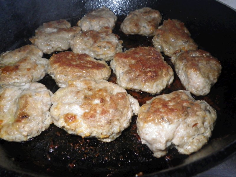 Easy Turkey Breakfast Sausage